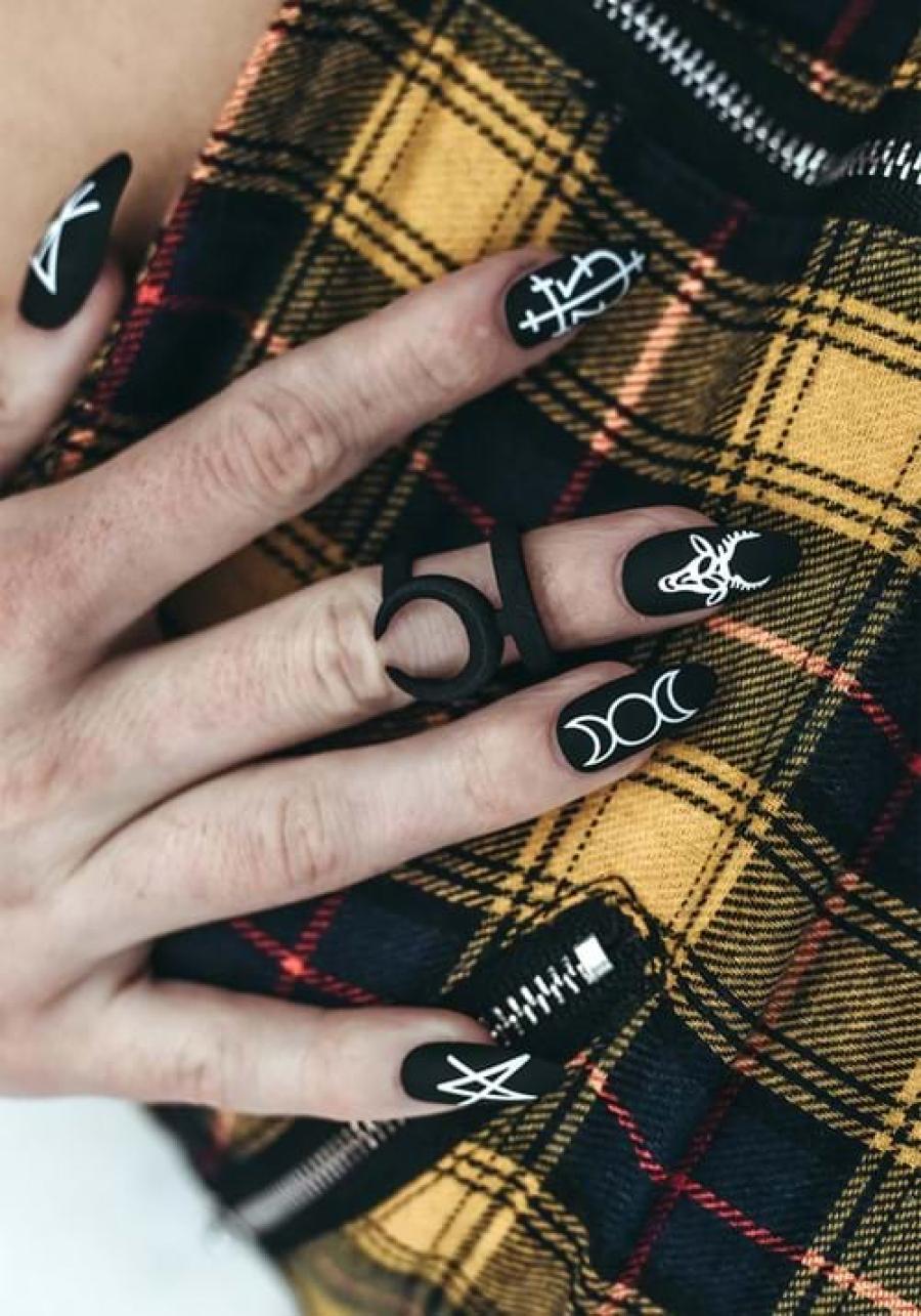 Bad Witch- Press-On Nails Kit